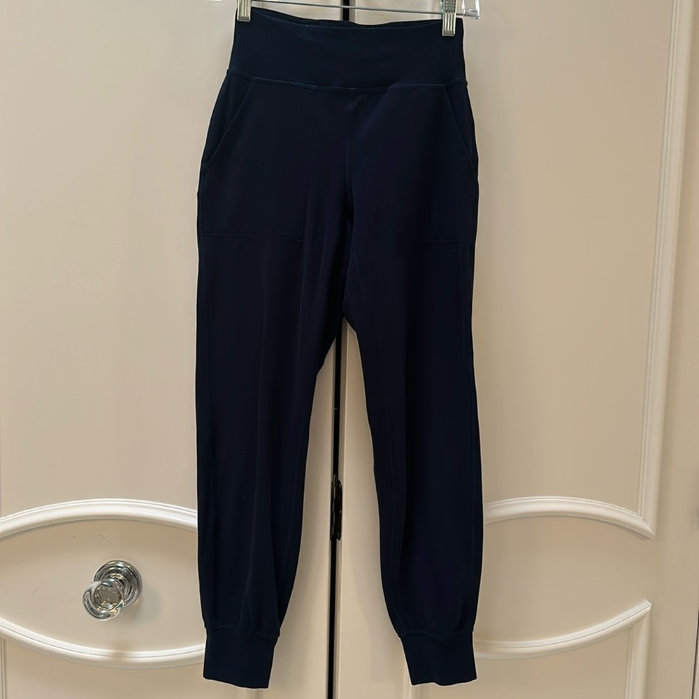Women’s LuluLemon Align Jogger 28” in True Navy